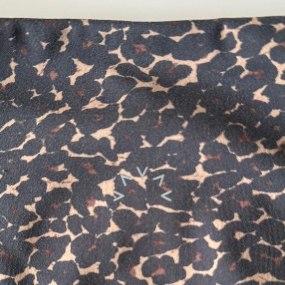 Varley Luna Yoga Leggings Tortoise Leopard size Small - Picture 9 of 13